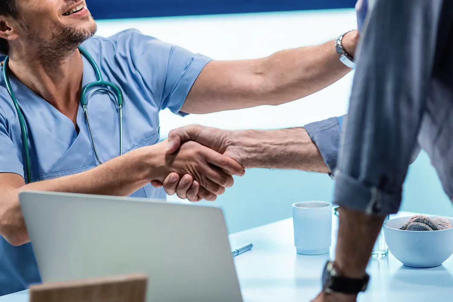 رضا المرضى: أهم 5 مؤشرات لقياس جودة الخدمات الصحية وتحسين تجربة المريض